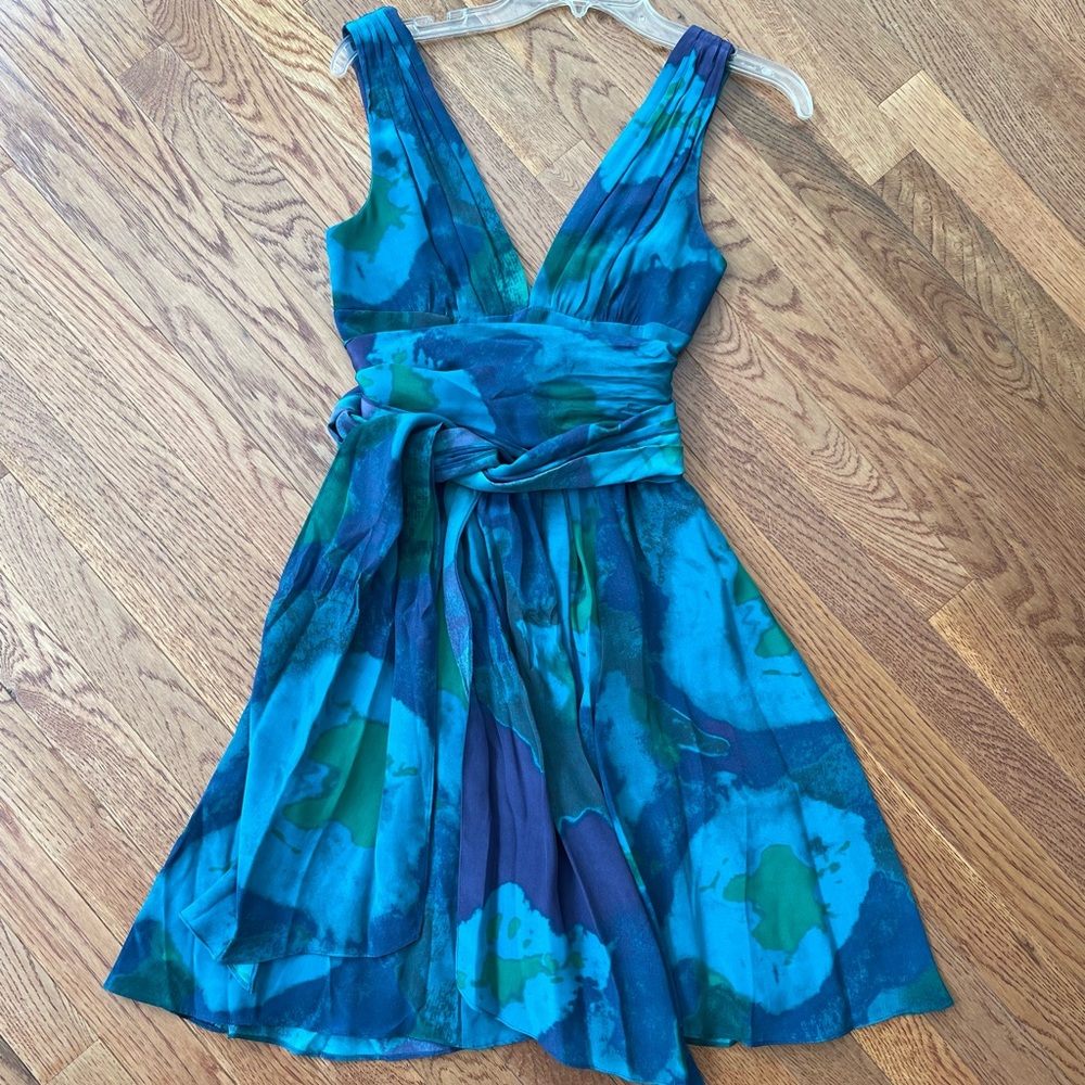 Halston Heritage size 4 silk cocktail dress